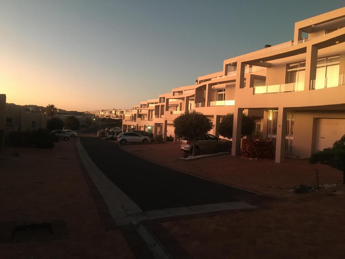 2Whitewaters Bloubergstrand Homestay ภายนอก รูปภาพ