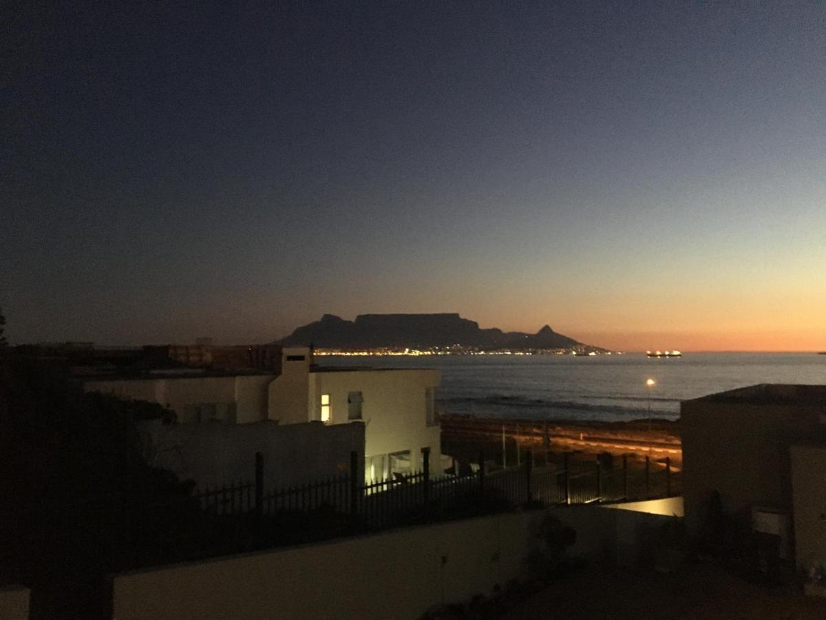2Whitewaters Bloubergstrand Homestay ภายนอก รูปภาพ